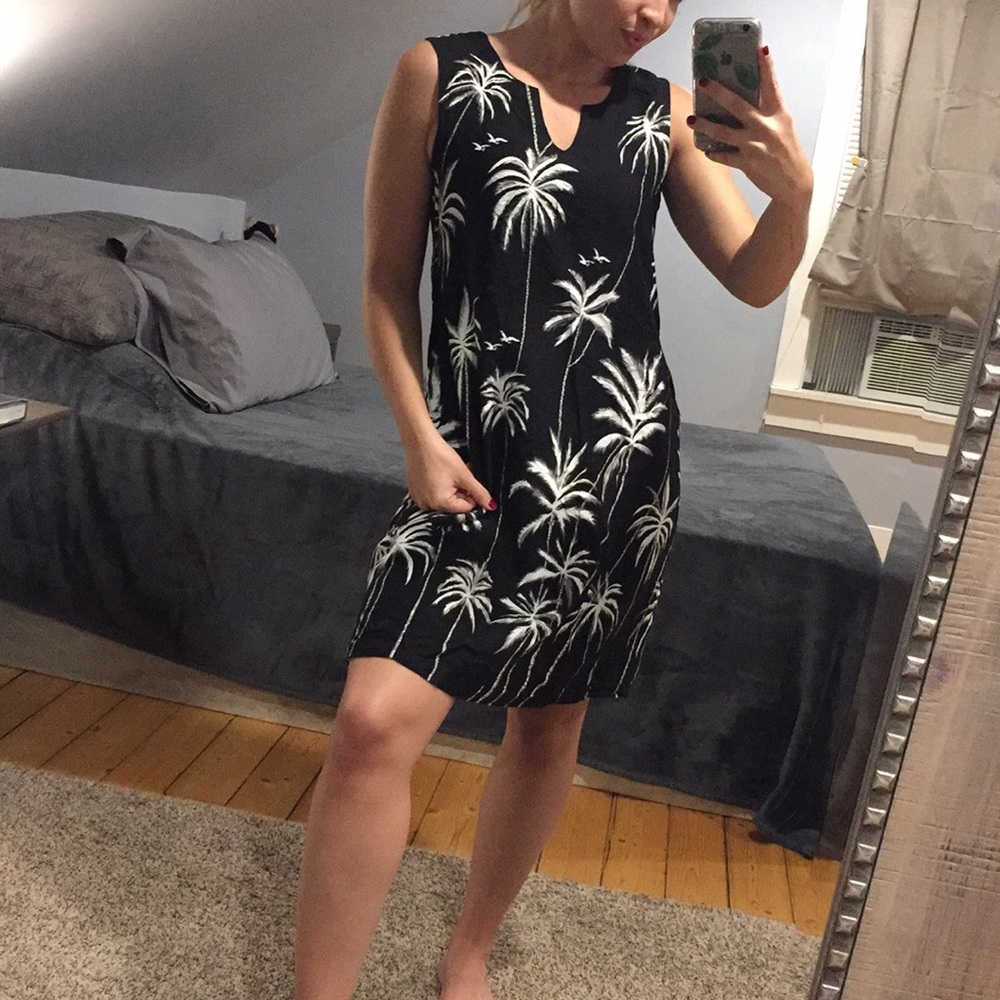 ✨Black & White Palm Tree Dress✨